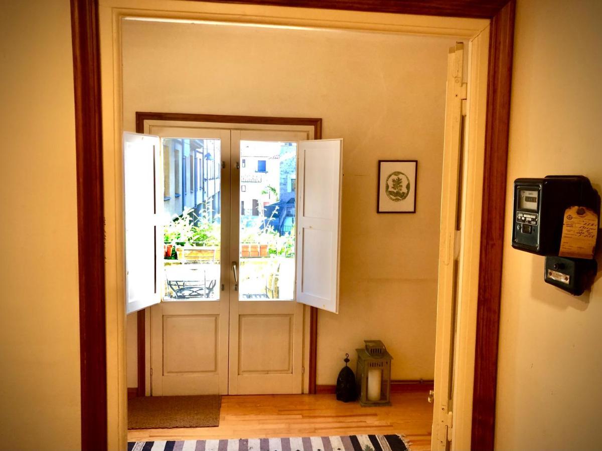 Maison Biscuit. Apartament A La Placa De La Vila Camprodon Exterior photo